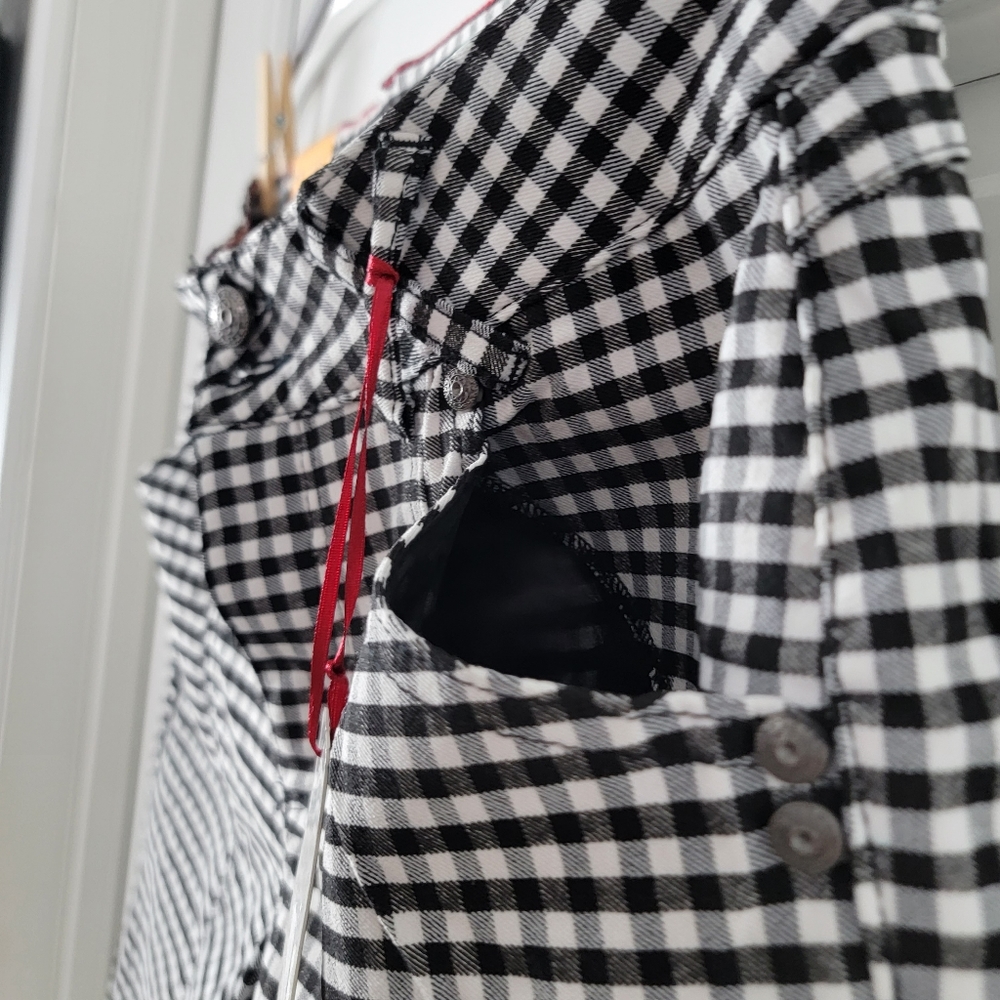 NWT checkered pin-up style shorts - Picture 7 of 9
